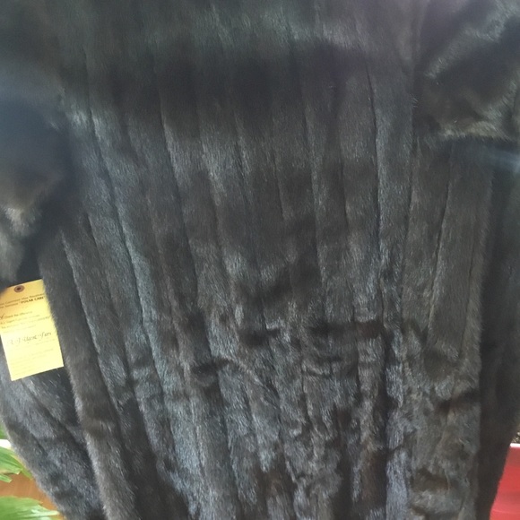 ELEGANT AUTHENTIC MINK FUR COAT - Picture 3 of 7